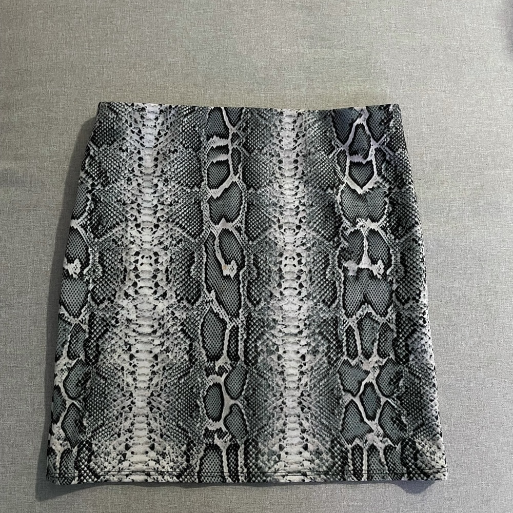 MissGuided Gray Snake Print Mini Skirt